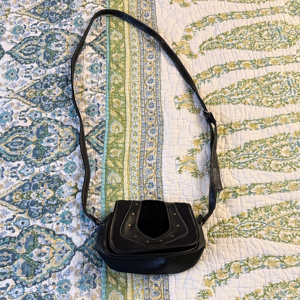 Stylish Cowgirl Black Leather Shoulder Bag - Picture 3 of 6